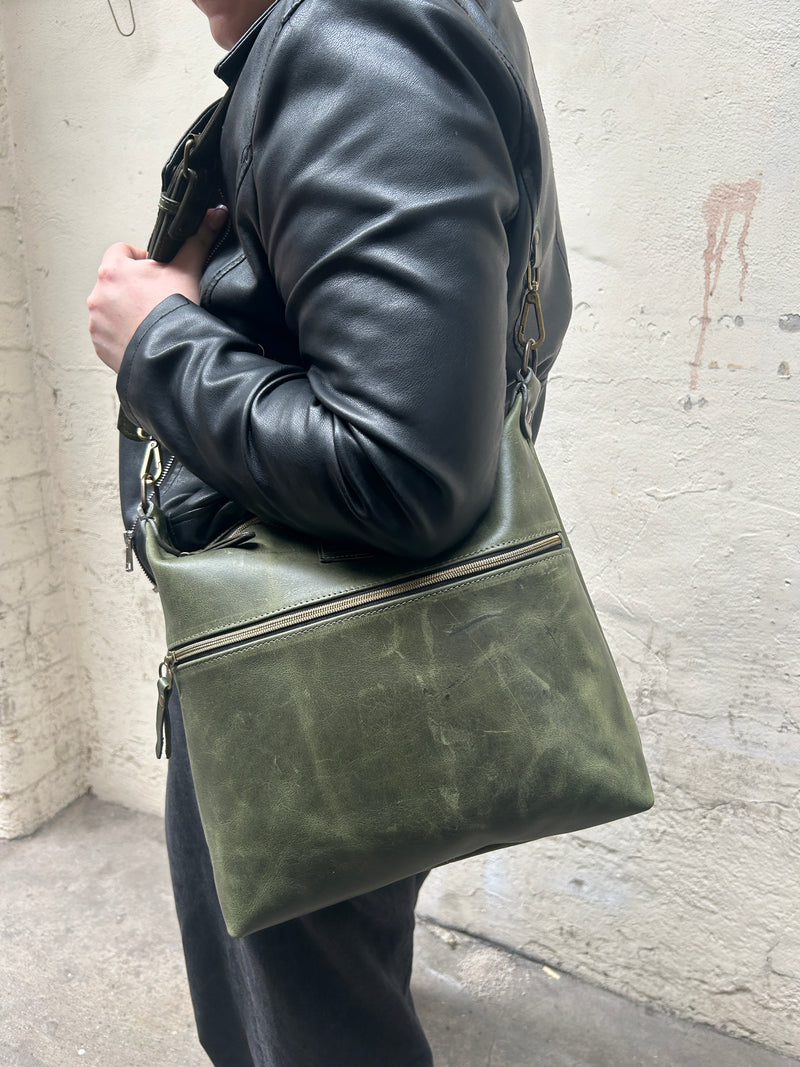 THE GENIUS - 4 in 1 Leather Multiway Bag -  OLIVE GREEN